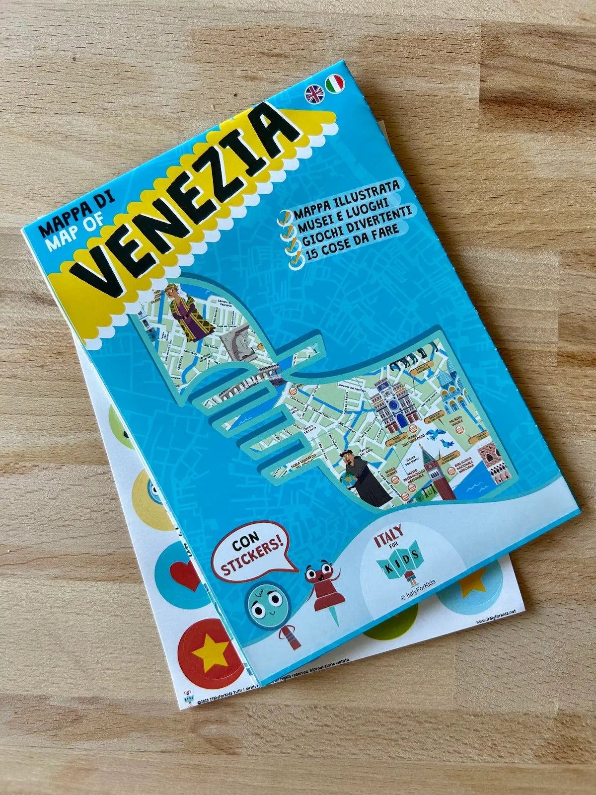 foto mappa venezia bambini chiusa con adesivi